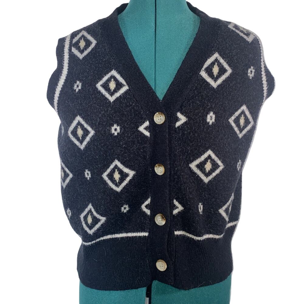Nasty Gal Buttoned Sweater Vest Aztec Print Womens Size Small Fashion Top Button